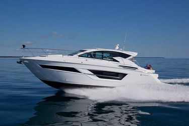 47' Cruisers Yachts 2021